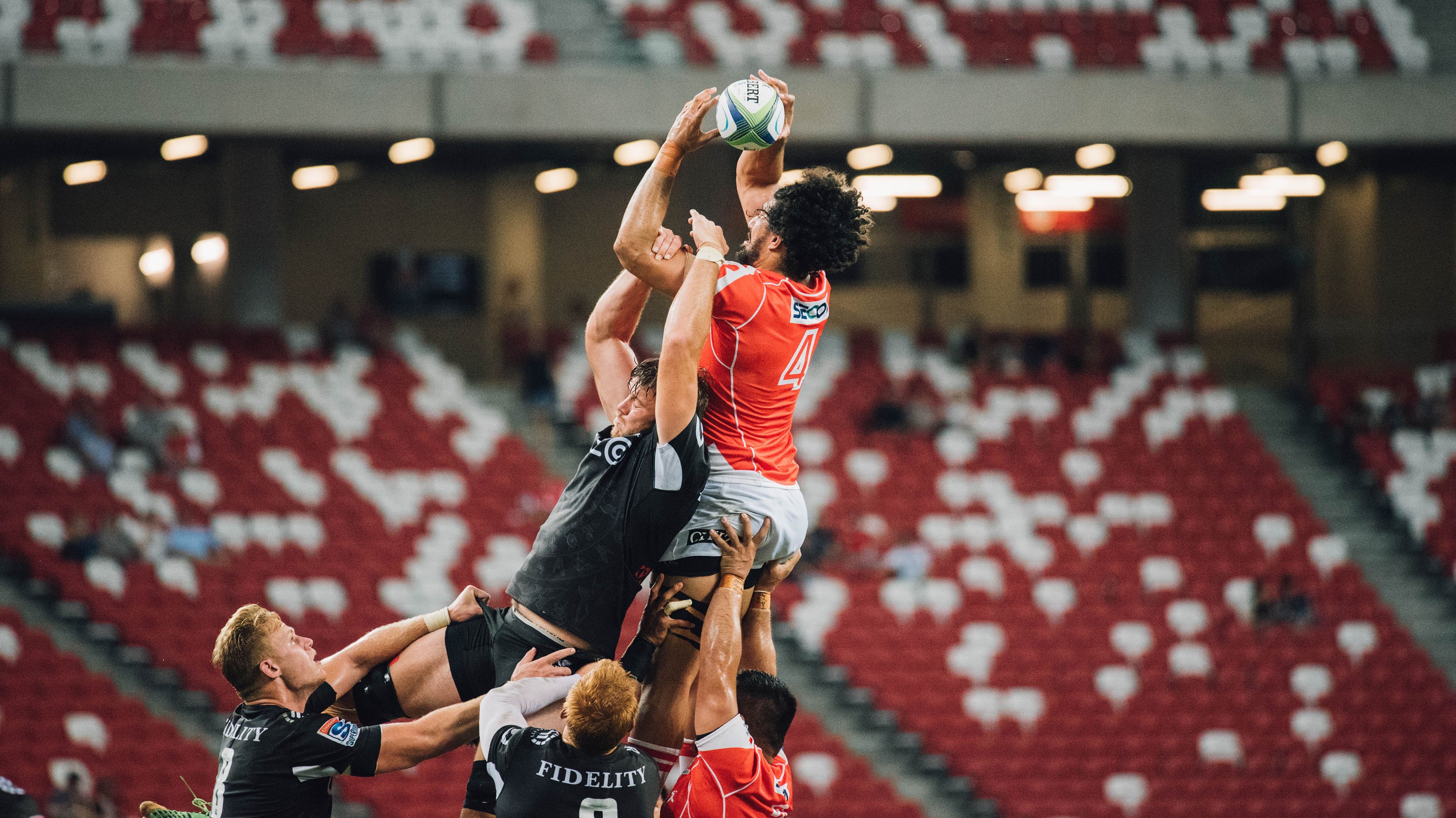 球员年假不足,新月被迫退出超级杯,新月摔倒是哪一集