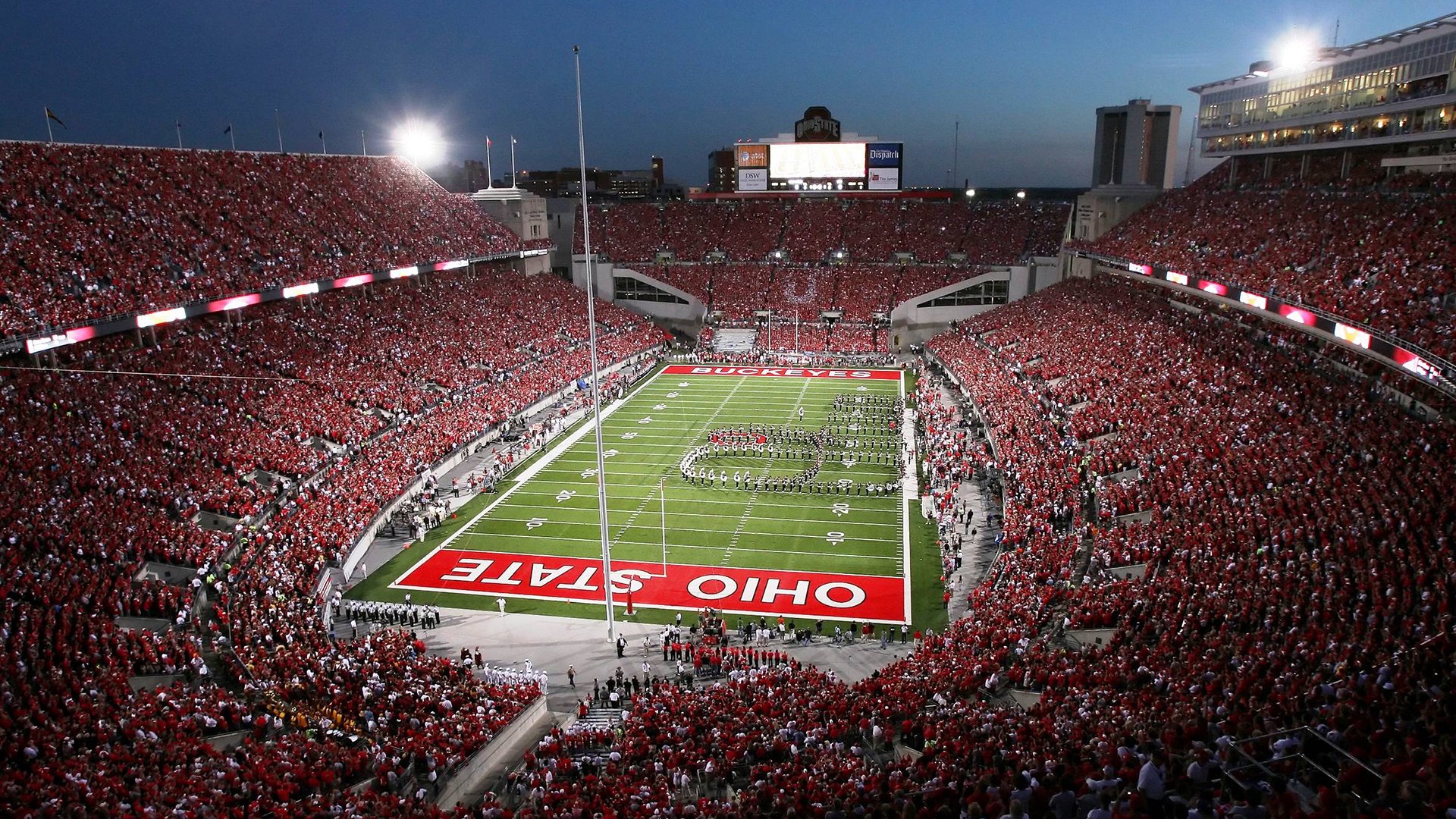 森林狼主场外墙展示球员头像打造城市标志感,森林狼队标高清