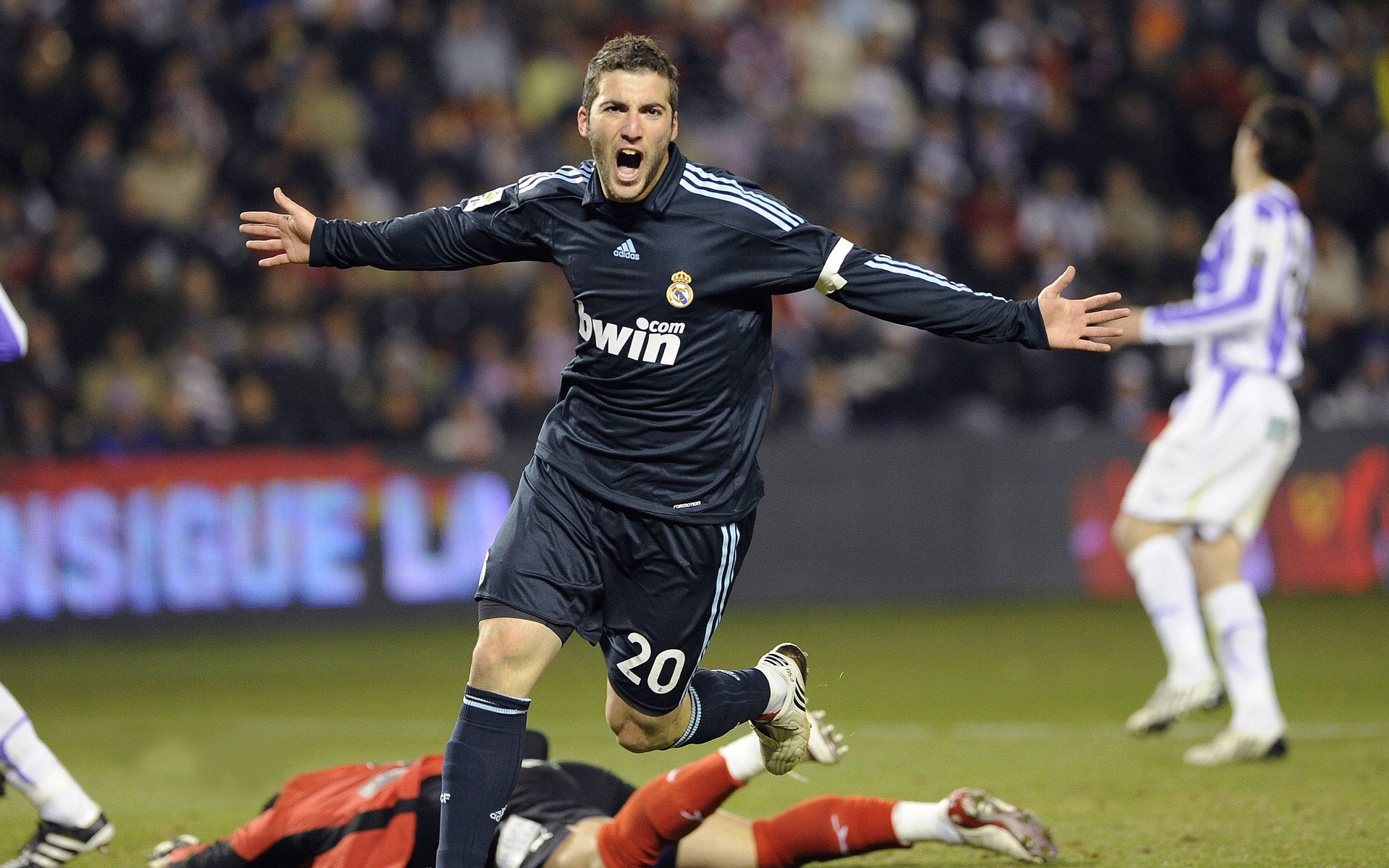 欧洲杯最佳阵容媒体投票，欧洲杯最佳球队