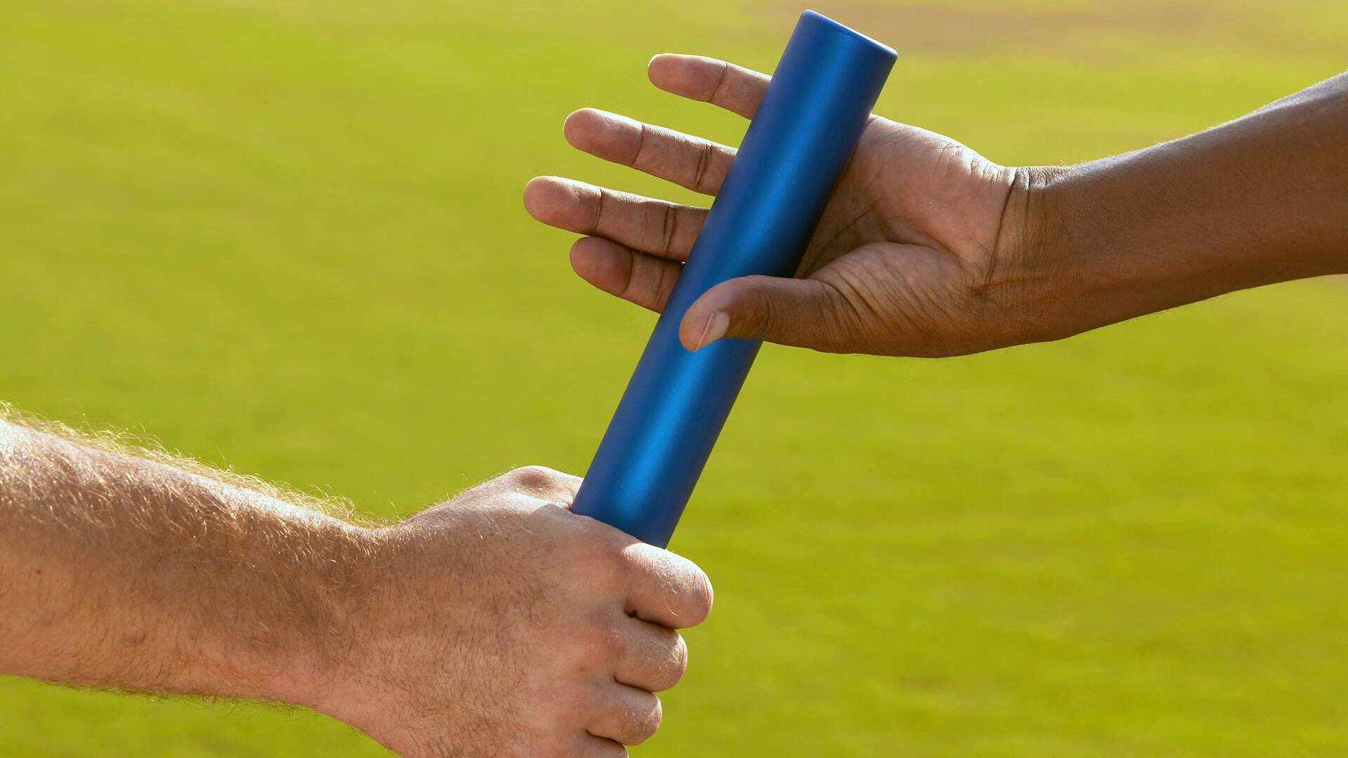 王楚钦霸气扣杀引全场欢呼，王楚钦水平