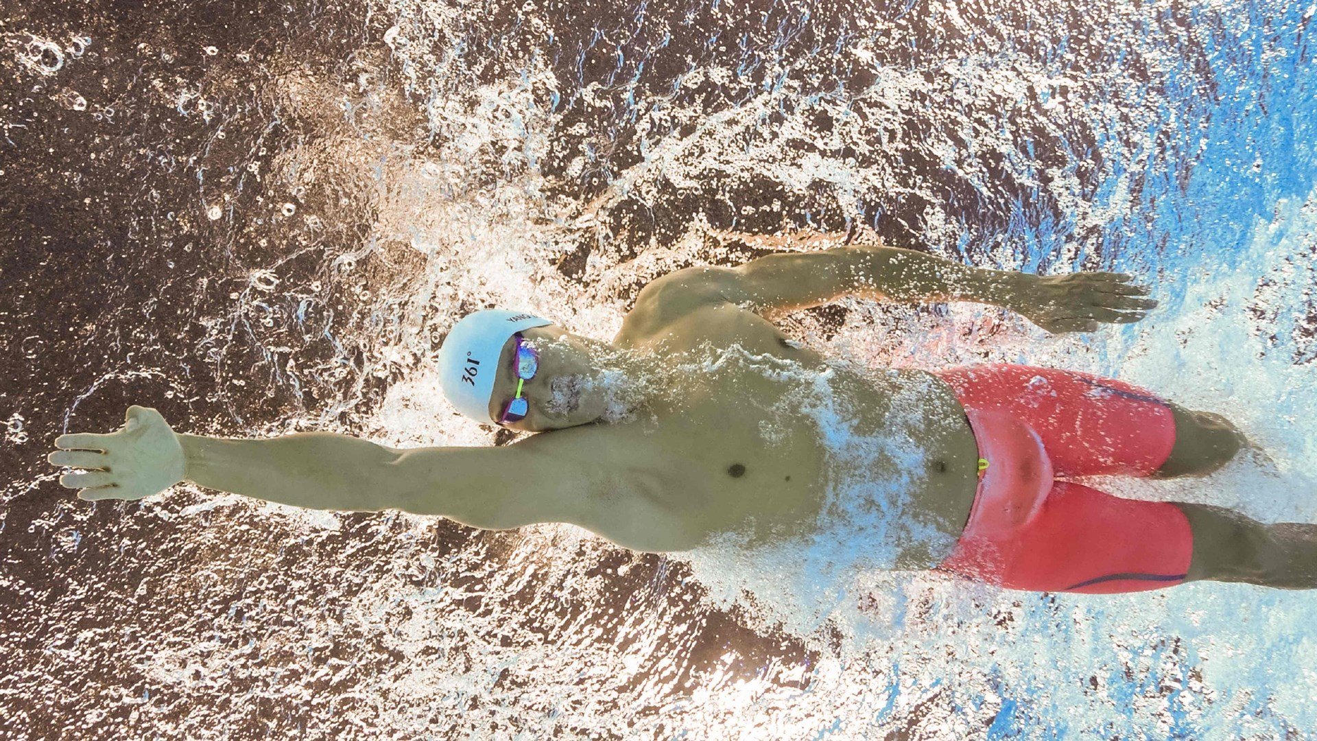 蛙泳选手状态回暖吉尔吉斯斯坦表现突出,吉尔吉斯坦摔跤手